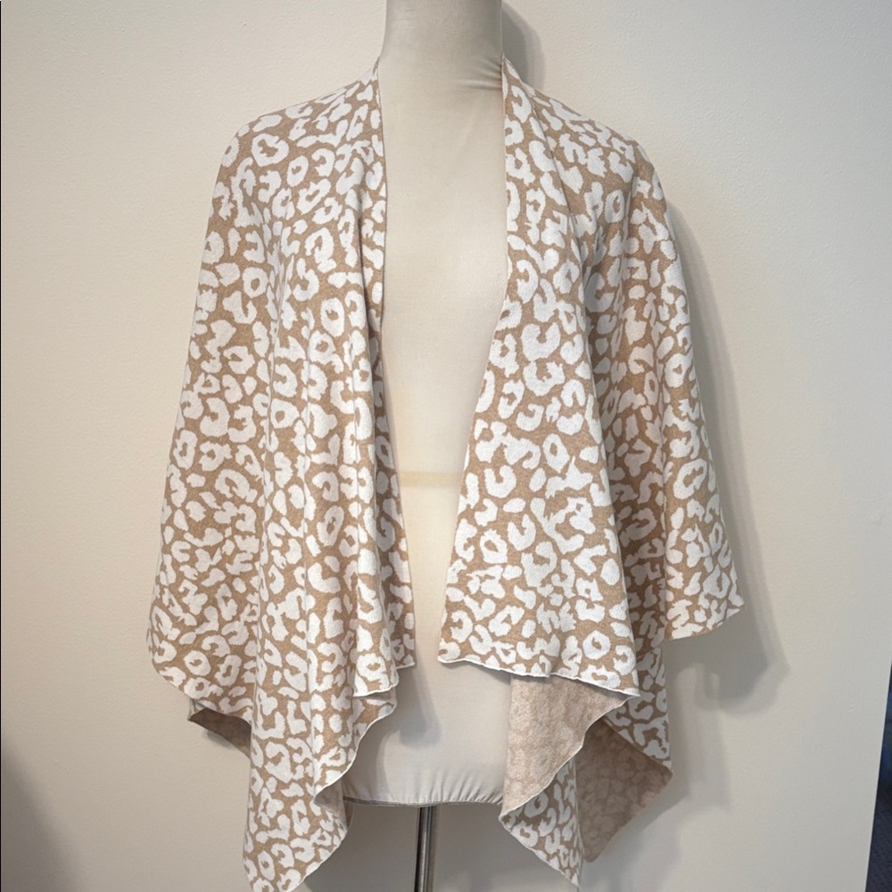 Elegant Cream and Tan Women's Sweater